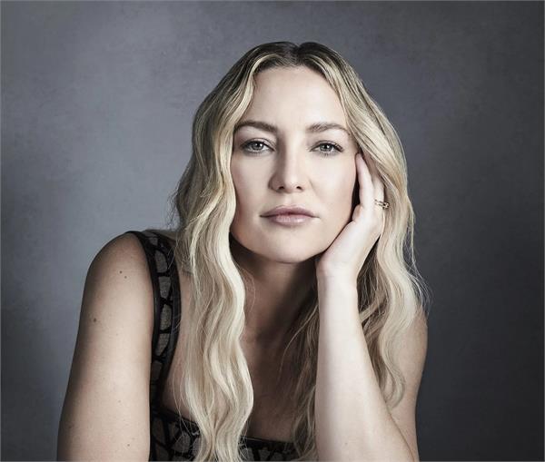 hollywood star kate hudson to receive costume designers guild spotlight award