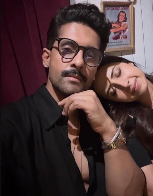 ravie dubey shares glimpse of  date night   with  darling   sargun mehta