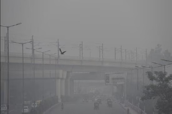 ਦਿੱਲੀ ਵਾਸੀਆਂ ਲਈ ਜਾਨ ਦਾ ਖੌਅ ਬਣਿਆ ਪ੍ਰਦੂਸ਼ਣ, ਤੇਜ਼ੀ ਨਾਲ ਵੱਧ ਰਹੀ ਹੈ ਮਰੀਜ਼ਾਂ ਦੀ ਗਿਣਤੀ