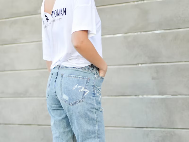 Blue Jeans ਪਾਉਣ ''ਤੇ ਜੇਲ੍ਹ! ਇਸ ਦੇਸ਼ ਨੇ ਲਾਇਆ ਹੋਇਐ Ban, ਕਰ ਨਾ ਲਿਓ ਗਲਤੀ