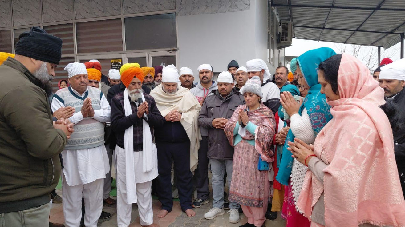 ਸ਼ਹਾਦਤ ਦਿਵਸ ''ਤੇ ਕੈਬਨਿਟ ਮੰਤਰੀ ਲਾਲ ਚੰਦ ਕਟਾਰੂਚੱਕ ਨੇ ਕੱਢੀ ਪੈਦਲ ਯਾਤਰਾ