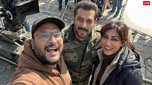 salman khan battle of galwan selfie viral