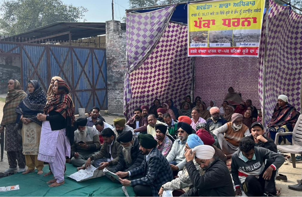 ਕੂੜੇ ਦਾ ਡੰਪ ਚਕਾਉਣ ਲਈ ਧਰਨਾ 7ਵੇਂ ਦਿਨ ਵੀ ਜਾਰੀ, ਵਿਧਾਇਕ ''ਤੇ ਲੱਗੇ ਦੋਸ਼