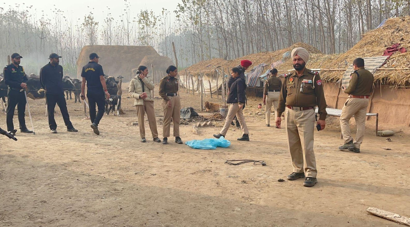ਸਰਹੱਦੀ ਖੇਤਰ ਅੰਦਰ ਪੁਲਸ ਤੇ BSF ਨੇ ਸਾਂਝੇ ਤੌਰ ''ਤੇ ਚਲਾਇਆ ਸਰਚ ਅਭਿਆਨ