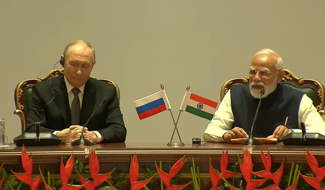 ਪੁਤਿਨ ਦੇ ਸਨਮਾਨ ''ਚ ਰਾਸ਼ਟਰਪਤੀ ਭਵਨ ''ਚ ਡਿਨਰ, ''ਨਾ ਰਾਹੁਲ, ਨਾ ਖੜਗੇ'' ਇਸ ਕਾਂਗਰਸੀ ਆਗੂ ਨੂੰ ਦਿੱਤਾ ਸੱਦਾ