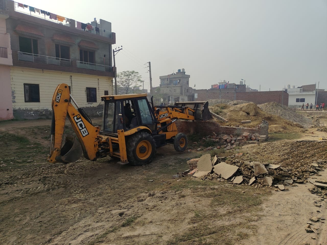 ਲੁਧਿਆਣਾ ''ਚ ਤਿੰਨ ਕਾਲੋਨੀਆਂ ''ਤੇ ਚੱਲਿਆ ਗਲਾਡਾ ਦਾ ਪੀਲਾ ਪੰਜਾਬ, FIR ਦੀ ਵੀ ਕੀਤੀ ਸਿਫ਼ਾਰਸ਼