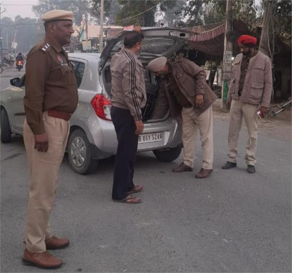 police of thana dauragla issued challans for vehicles without number plates