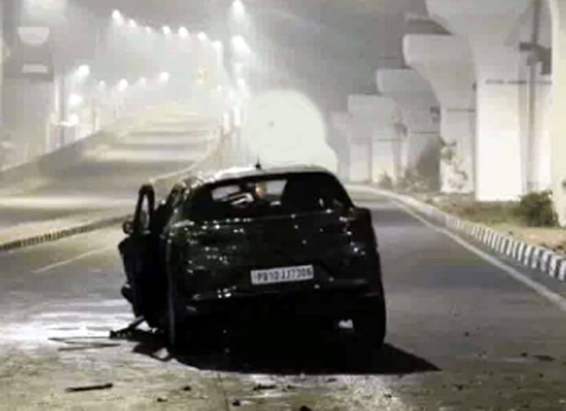 ਵੇਰਕਾ ਮਿਲਕ ਪਲਾਂਟ ਨੇੜੇ ਵਾਪਰੇ ਭਿਆਨਕ ਹਾਦਸੇ ''ਚ ਕੁੜੀ ਦੀ ਮੌਤ! Birthday ਮਨਾ ਕੇ ਪਰਤ ਰਹੇ ਸੀ ਦੋਸਤ