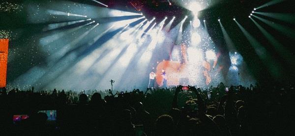 iit bombay will host music  stars will spread the light