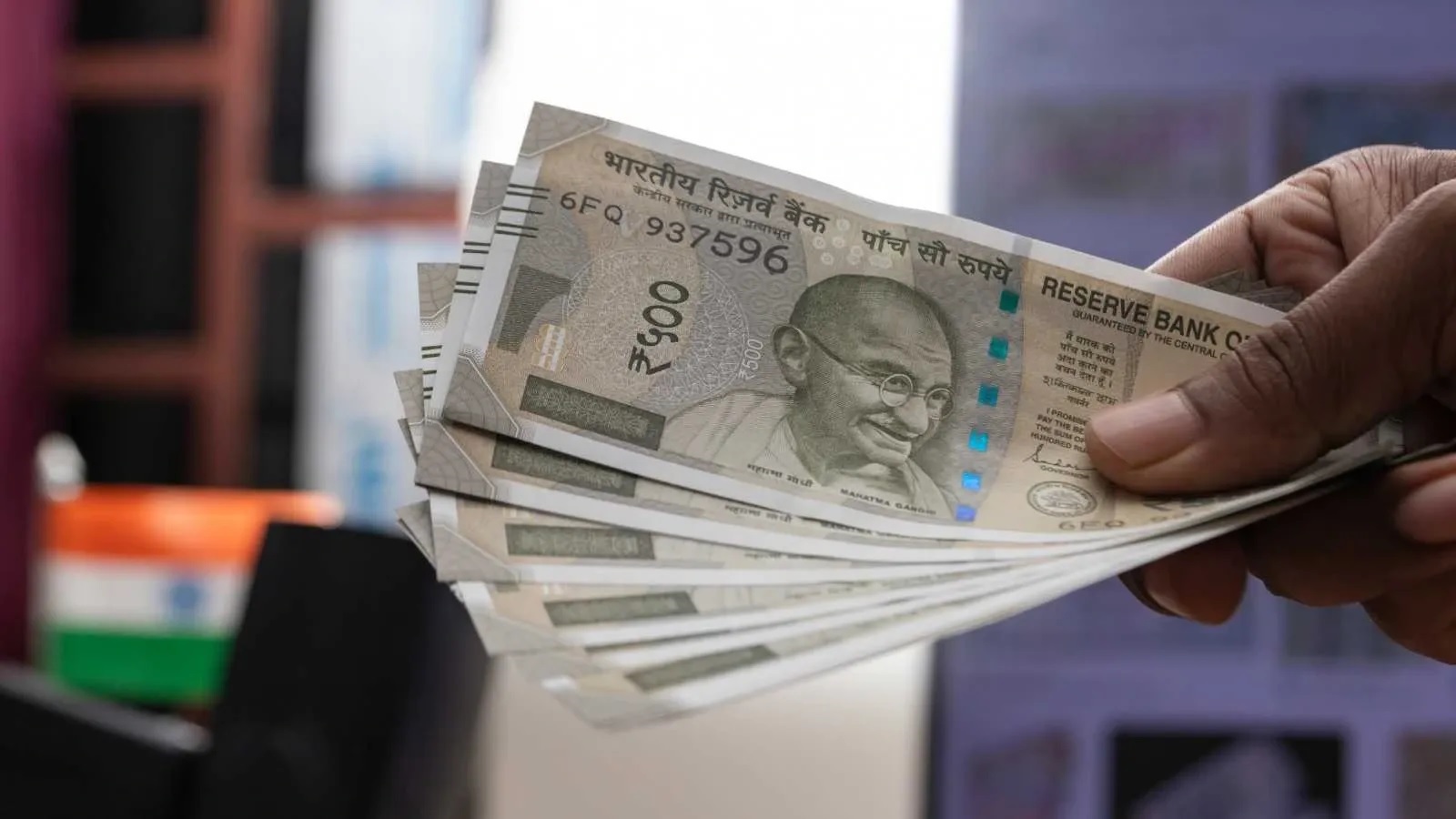 ਮਹਾਰਾਸ਼ਟਰ : ਔਰਤਾਂ ਦੇ ਖਾਤਿਆਂ ''ਚ ਆਉਂਦੇ ਰਹਿਣਗੇ ਹਰ ਮਹੀਨੇ 1500 ਰੁਪਏ! ਬੱਸ ਜਲਦੀ ਕਰ ਲਓ ਇਹ ਕੰਮ