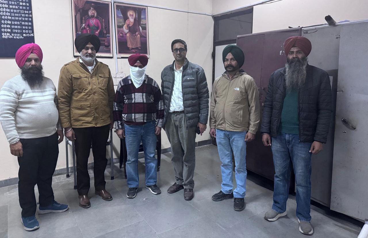 8000 ਰੁਪਏ ਰਿਸ਼ਵਤ ਲੈਂਦਾ ਪਟਵਾਰੀ ਵਿਜੀਲੈਂਸ ਵੱਲੋਂ ਰੰਗੇ ਹੱਥੀਂ ਕਾਬੂ