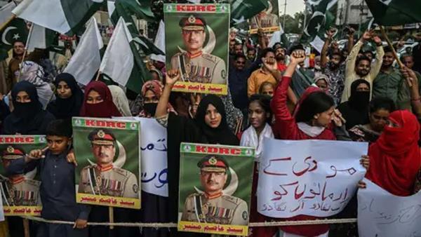 asim munir  s protest against 26th and 27th amendments begins