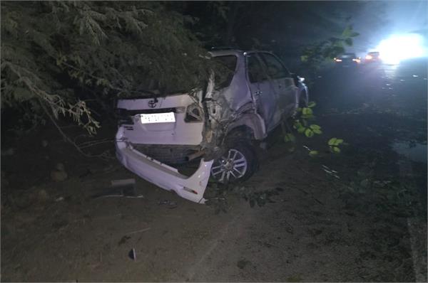 fortuner involved in accident  three seriously injured