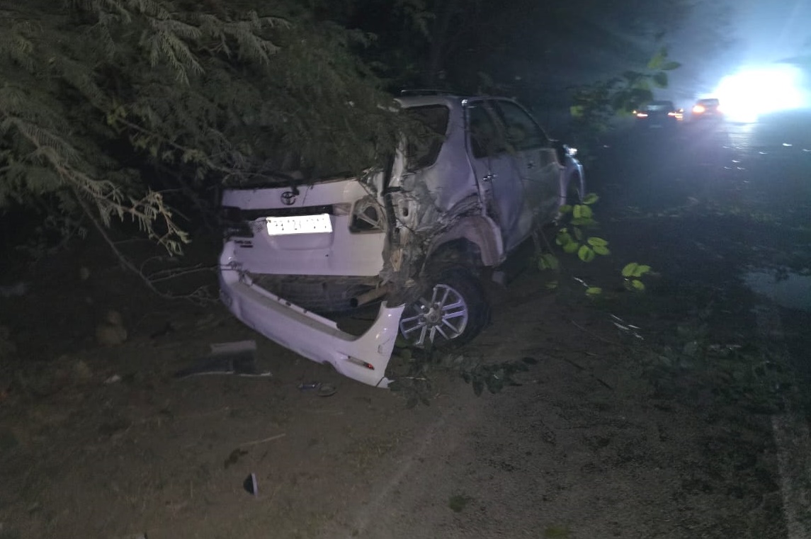 ਹਾਦਸੇ ਦੀ ਸ਼ਿਕਾਰ ਹੋਈ ਫੋਰਚੂਨਰ, ਤਿੰਨ ਜਣੇ ਗੰਭੀਰ ਜ਼ਖਮੀ