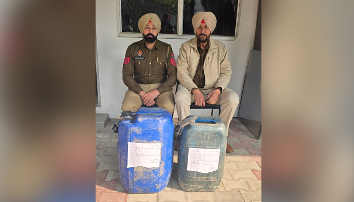 ''ਯੁੱਧ ਨਸ਼ਿਆਂ ਵਿਰੁੱਧ'': ਜਲੰਧਰ ਦਿਹਾਤੀ ਪੁਲਸ ਵੱਲੋਂ 2070 ਲੀਟਰ ਲਾਹਨ ਬਰਾਮਦ ਸਣੇ ਨਸ਼ਾ ਤਸਕਰ ਗ੍ਰਿਫ਼ਤਾਰ