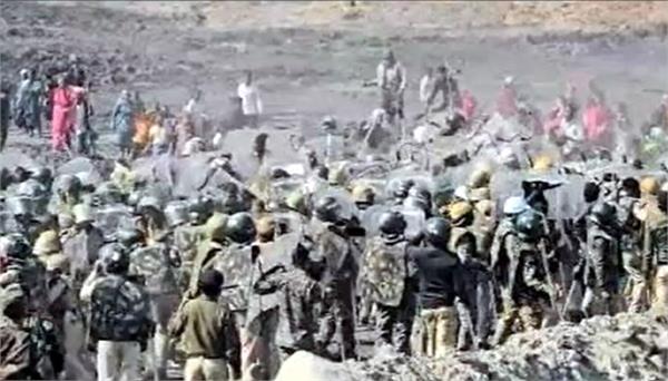 violence erupts against a coal mine in chhattisgarh