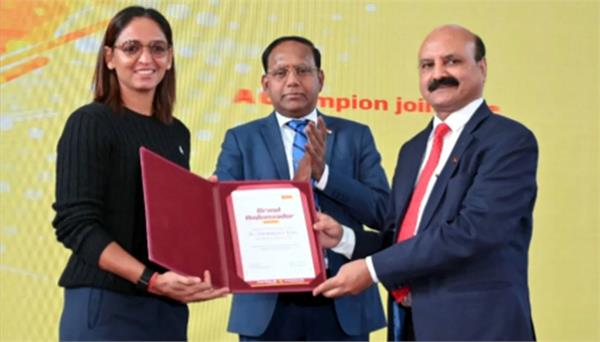 pnb appoints first female cricketer as brand ambassador