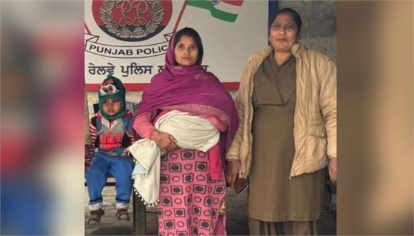 father threw son on railway track