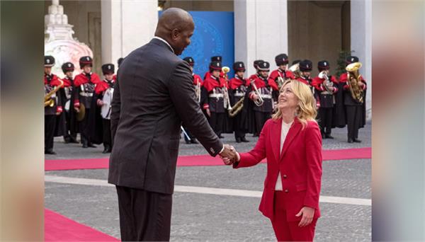 when the 6ft 8in president met giorgia meloni