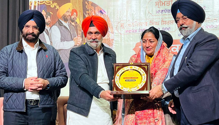350 ਸਾਲਾ ਸ਼ਹੀਦੀ ਦਿਹਾੜੇ ’ਤੇ ਸਮਾਗਮਾਂ ਲਈ CM ਰੇਖਾ ਗੁਪਤਾ ਤੇ ਮਨਜਿੰਦਰ ਸਿਰਸਾ ਨੂੰ ਕੀਤਾ ਸਨਮਾਨਿਤ