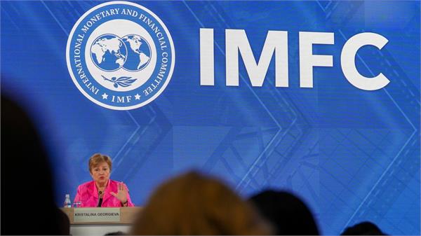 despite expressing concerns imf continues to provide funds to pakistan