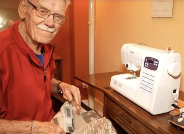 teacher to help a food bank with the proceeds from bags