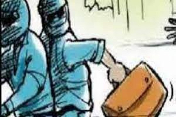 ਨਕੋਦਰ ਅਦਾਲਤ ਦੇ ਬੇਲਿਫ਼ ਨਾਲ ਲੁੱਟ! ਸੰਮਨ, ਵਾਰੰਟ ਤੇ ਨਕਦੀ ਗਈ ਲੁੱਟੀ