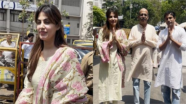 rhea chakraborty visits siddhivinayak temple after clean chit in sushant case