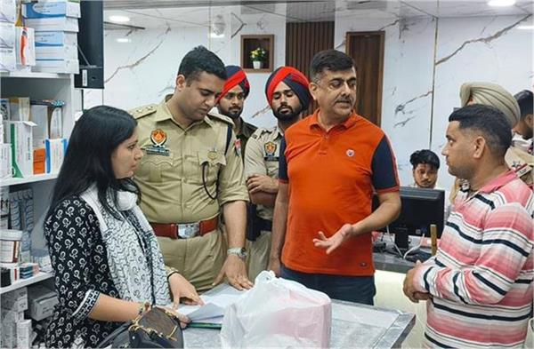 health team and police raid medical store in jalandhar