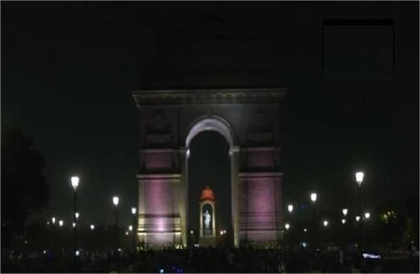 from india gate to chhatrapati shivaji maharaj terminus    lights switched