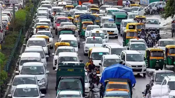 delhi government reaches supreme court vehicles