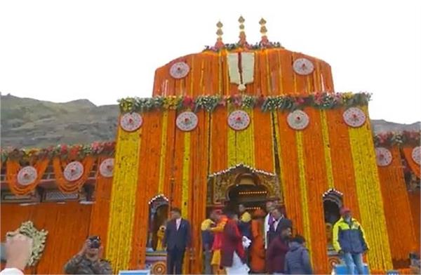 himachal industrialist donation  rs 1 01 crore