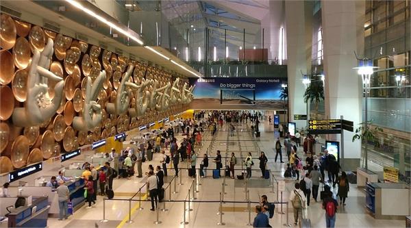 delhi airport 7 crores drugs seized
