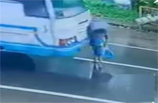 caution removed  accident reduced  umbrella took woman  s life