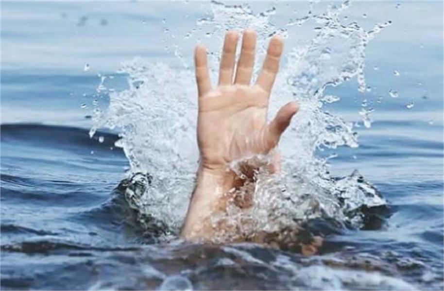 ਪਾਣੀ ਨਾਲ ਭਰੇ ਟੋਏ ''ਚ ਡੁੱਬਣ ਨਾਲ ਭਰਾ ਦੀ ਮੌਤ, ਭੈਣ ਗੰਭੀਰ ਜ਼ਖਮੀ