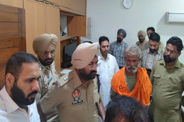 35 tolas of gold ornaments and rs 6 50 lakh cash stolen from house