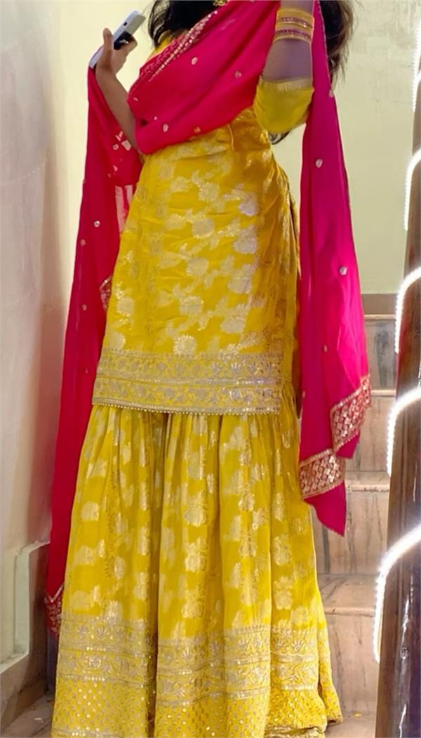 palazzo suits are giving young women a trendy look