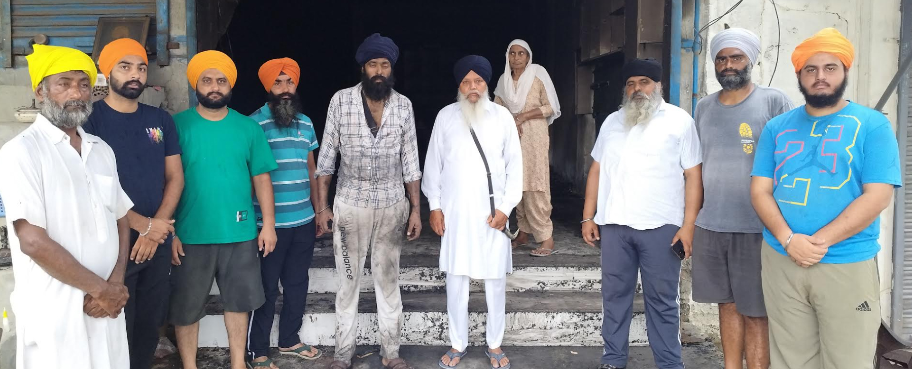 ਭਿਆਨਕ ਅੱਗ ਨੇ ਦੁਕਾਨ ਨੂੰ ਲਪੇਟ ''ਚ ਲਿਆ, ਵੇਖਦੇ ਹੀ ਵੇਖਦੇ 10 ਲੱਖ ਹੋਇਆ ਸੁਆਹ