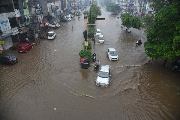 heavy rainfall alert schools closed