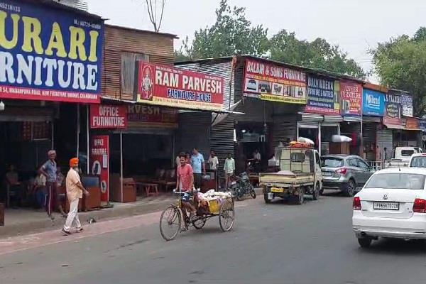 bulldozer to run on chandigarh  s furniture market tomorrow