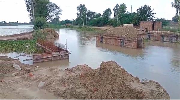 sadiq  bridge  village  contact