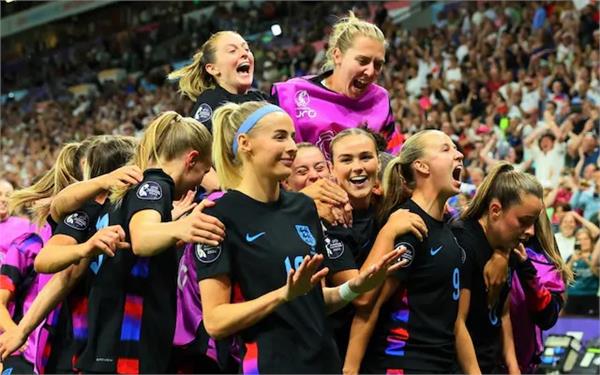 women  s euro tournament  england reaches final