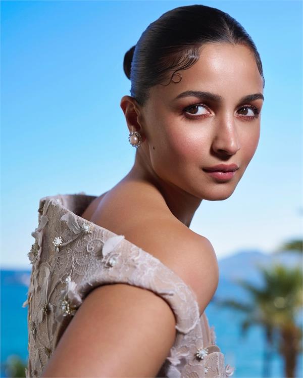 alia bhatt will do a cameo in war 2 