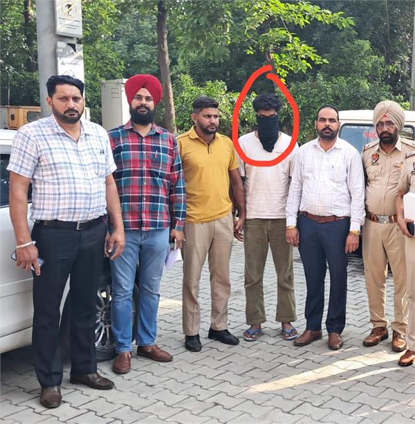 a close associate of dangerous gangsters arrested