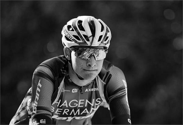 19 year old cyclist dies in accident during race