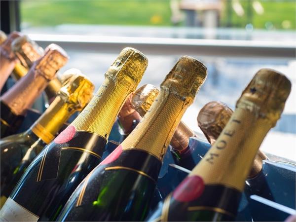 france urges us to exempt champagne  wine from new tariffs