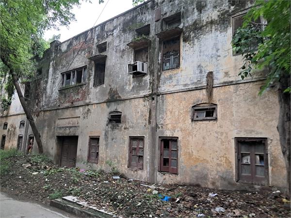 old courts becoming havens for drug addicts and bad elements