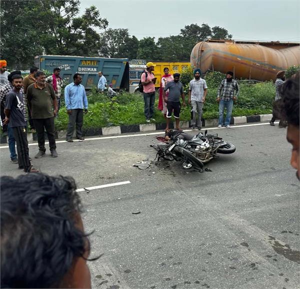 man dead on raod accident