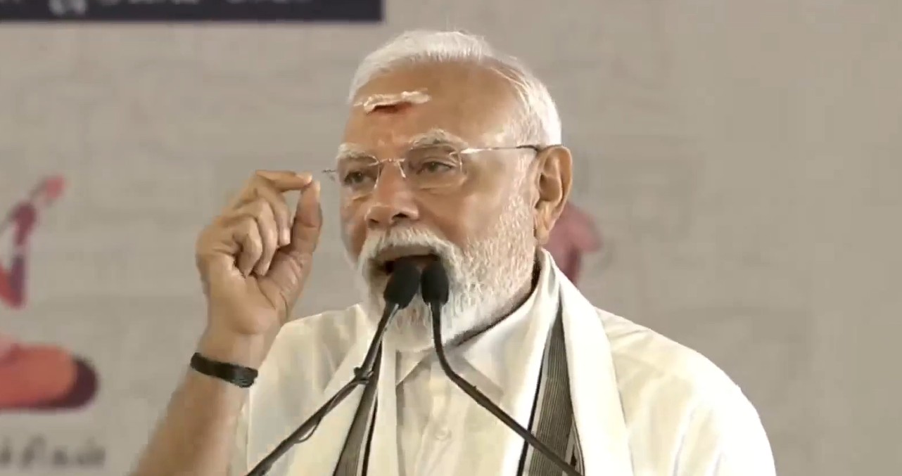 PM ਮੋਦੀ ਨੇ ਤਾਮਿਲਨਾਡੂ ''ਚ ਭਗਵਾਨ ਸ਼ਿਵ ਦੇ ਮੰਦਰ ''ਚ ਕੀਤੀ ਪੂਜਾ