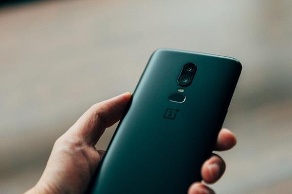 company fined for repeatedly breaking new mobile phone